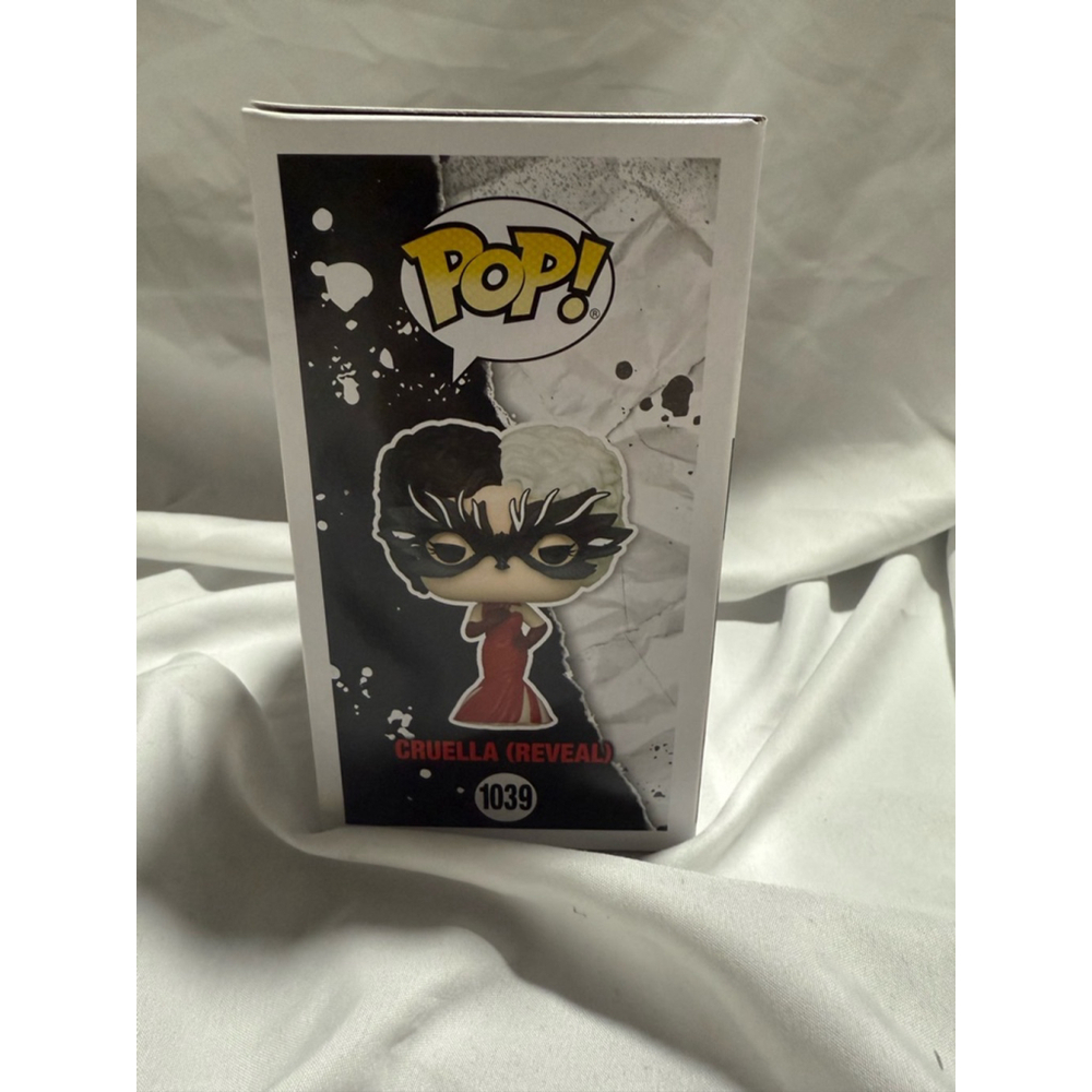 Funko Pop! Disney Cruella (Reveal) Vinyl Figure #1039 - Picture 2 of 6